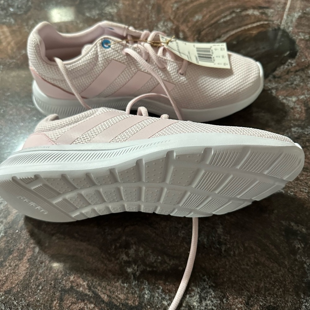 Women’s Adidas sneakers size 9 1/2